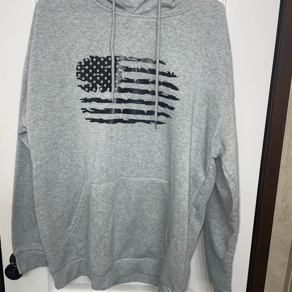 Gray Men's Pullover Hoodie with Distressed Flag Print